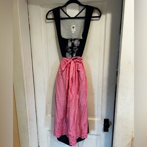 Beautiful vintage dirndl, size 40